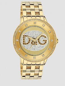 An eye-catching timepiece sparked with Swarovski crystals with a woven link bracelet and a golden finish. Quartz movement IP (ionic plating) gold Round case Crystal-set bezel D&G logo in crystal on the dial Crystal hour markers Second hand Link bracelet Imported An eye-catching timepiece sparked with Swarovski crystals with a woven link bracelet and a golden finish. Quartz movement IP (ionic plating) gold Round case Crystal-set bezel D&G logo in crystal on the dial Crystal hour markers Second hand Link bracelet Imported