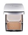 An ultra-light water-based creme-gel foundation that melts onto the skin and transforms into a soft powder to offer a satiny finish and velvety softness.