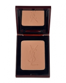 This bronzing powder provides an instant healthy glow thanks to the incorporation of the new Sun Radiance pigments. These special effect pigments capture the light and diffuse a golden reflection in all directions. The complexion is smooth, leaving skin looking refreshed and rested.