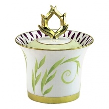 Frivole combines daring originality with soft feminity to create a sophisticated design for the table. Sprawling leaf-work designs add exuberant elegance to this whimsical pattern. Coordinating colors of amethyst and sage with gold trim allow versatility when entertaining formally or casually. Frivole combines daring originality with soft feminity to create a sophisticated design for the table. Sprawling leaf-work designs add exuberant elegance to this whimsical pattern. Coordinating colors of amethyst and sage with gold trim allow versatility when entertaining formally or casually.