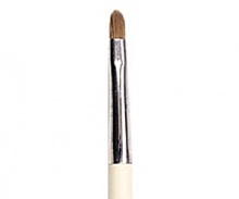 A perfectly firm but soft brush for both defining and filling in lip color. Made of luxurious natural sable. A perfectly firm but soft brush for both defining and filling in lip color. Made of luxurious natural sable.