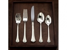 Created with a strong sense of traditional design, this delicate pattern captures the simple elegance of an earlier time. Dedication to old-world craftsmanship and superb design makes Reed & Barton flatware distinctive in character, whether on the formal entertaining table or for everyday use. Warranted for 100 years.Each 5-piece setting includes: Place Knife, Soup Spoon, Place Fork, Salad Fork and Teaspoon. Created with a strong sense of traditional design, this delicate pattern captures the simple elegance of an earlier time. Dedication to old-world craftsmanship and superb design makes Reed & Barton flatware distinctive in character, whether on the formal entertaining table or for everyday use. Warranted for 100 years.Each 5-piece setting includes: Place Knife, Soup Spoon, Place Fork, Salad Fork and Teaspoon.