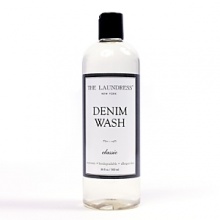 This exclusive product blends detergent and fabric softener to clean and soften, giving denim that perfect worn in feeling. In Classic scent, it's a great way to keep your jeans fresh and clean. This exclusive product blends detergent and fabric softener to clean and soften, giving denim that perfect worn in feeling. In Classic scent, it's a great way to keep your jeans fresh and clean.