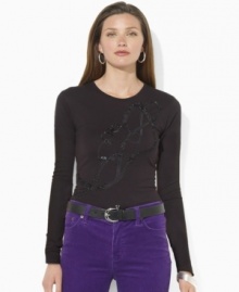 Lauren Ralph Lauren's soft cotton long-sleeved tee is finished with an equestrian-inspired graphic at the front for timeless style. Lauren Ralph Lauren's soft cotton long-sleeved tee is finished with an equestrian-inspired graphic at the front for timeless style.