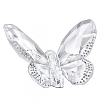 Bring spring into your house all year round with this masterpiece of the butterfly family. This magnificently crafted, fully faceted butterfly in clear crystal reflects the light beautifully. The very special crystal application technique creates a subtle glitter at the edges of the wings. Mix and match this unique piece with the colored butterflies for an even more stunning effect. Bring spring into your house all year round with this masterpiece of the butterfly family. This magnificently crafted, fully faceted butterfly in clear crystal reflects the light beautifully. The very special crystal application technique creates a subtle glitter at the edges of the wings. Mix and match this unique piece with the colored butterflies for an even more stunning effect.