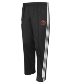 Represent the heroes of Madison Square Garden with these New York Knicks track pants from adidas. Represent the heroes of Madison Square Garden with these New York Knicks track pants from adidas.