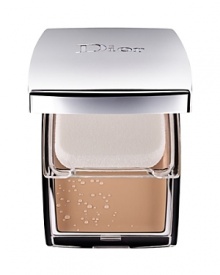 An ultra-light water-based creme-gel foundation that melts onto the skin and transforms into a soft powder to offer a satiny finish and velvety softness. An ultra-light water-based creme-gel foundation that melts onto the skin and transforms into a soft powder to offer a satiny finish and velvety softness.