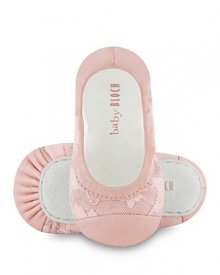 A precious new arrival from Bloch Baby, these tiny leather ballet shoes are adorned with delicate lace overlay on front. A precious new arrival from Bloch Baby, these tiny leather ballet shoes are adorned with delicate lace overlay on front.