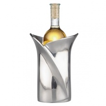 This wine chiller strikingly combines interlocking curves culminating in a flared top that resembles an opened seashell, or coquille. Designed by Lisa Smith, the chiller accommodates a standard 750-liter bottle. This wine chiller strikingly combines interlocking curves culminating in a flared top that resembles an opened seashell, or coquille. Designed by Lisa Smith, the chiller accommodates a standard 750-liter bottle.