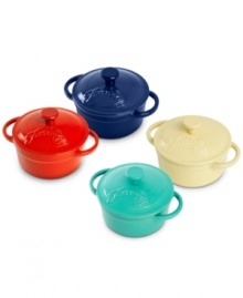 The perfect complement to your favorite Fiesta Dinnerware, this mini casserole is your go-to for smaller meals & moves from kitchen to table with ease. The enameled cast iron construction locks in heat to slowly, evenly & thoroughly prepare flavor-rich and totally tender meals, plus it requires no seasoning and only gets better with age. Limited lifetime warranty.