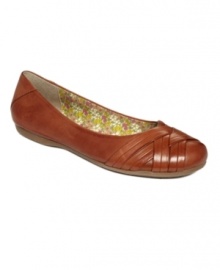 Things are looking up! Slip on comfy style with the Look Up flats by Bare Traps. The criss-cross detailing makes them a polished choice for the home or office. Things are looking up! Slip on comfy style with the Look Up flats by Bare Traps. The criss-cross detailing makes them a polished choice for the home or office.