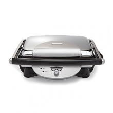 Ideal for making pressed sandwiches or other grilled foods, the De'Longhi Retro Grill features an embedded heating element that ensures even heating and a nonstick surface. Ideal for making pressed sandwiches or other grilled foods, the De'Longhi Retro Grill features an embedded heating element that ensures even heating and a nonstick surface.