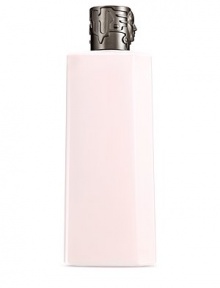 The freshness of a subtly perfumed Shower Gel enriched with natural extract of fig. A fruity, milky fig that soothes and protects the skin. 6.7 oz. 