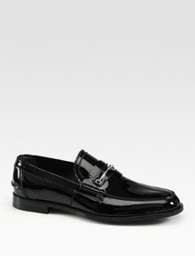Patent leather moccasin with horsebit detail.Patent leatherSilver hardwareLeather soleMade in Italy Patent leather moccasin with horsebit detail.Patent leatherSilver hardwareLeather soleMade in Italy
