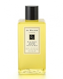 Inspired by the rhythm and vibrancy of Latin music, a sparkling citrus melody of lime and grapefruit leads to an exquisite heart of the blue agava flower. A sensual blend of vetiver, cinnamon and the primitive rawness of cacao, make an unexpected and surprising harmony. Blue Agava & Cacao Bath Oil gently fragrances the and moisturizes the skin. Lush and softly foaming, it's pure relaxation. Inspired by the rhythm and vibrancy of Latin music, a sparkling citrus melody of lime and grapefruit leads to an exquisite heart of the blue agava flower. A sensual blend of vetiver, cinnamon and the primitive rawness of cacao, make an unexpected and surprising harmony. Blue Agava & Cacao Bath Oil gently fragrances the and moisturizes the skin. Lush and softly foaming, it's pure relaxation.
