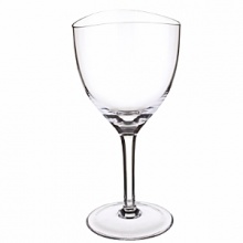 Dune takes its cues from the shapely formations of desert sand dunes. The bowls follow the fluid line of the subtle contour as it gracefully dips and peaks. It is a revolutionary new shape that is designed to partner with Villeroy & Boch's new Dune Lines dinnerware. Available in a water goblet, wine goblet, flute and tumbler. Dune takes its cues from the shapely formations of desert sand dunes. The bowls follow the fluid line of the subtle contour as it gracefully dips and peaks. It is a revolutionary new shape that is designed to partner with Villeroy & Boch's new Dune Lines dinnerware. Available in a water goblet, wine goblet, flute and tumbler.