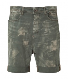 With a stylishly distressed tie-dye effect and a casual fit these Bermuda shorts from D&G Dolce & Gabbana bring downtown-ready style to your summer look - Five-pocket styling, rolled hem, distressed detailing - Style with a tee and retro-inspired trainers