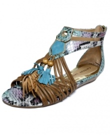 Pile on the boho chic with the Suzukii-R Sandals from Chinese Laundry with their slinky reptile-look finish, funky fringe details and gladiator upper. Pile on the boho chic with the Suzukii-R Sandals from Chinese Laundry with their slinky reptile-look finish, funky fringe details and gladiator upper.