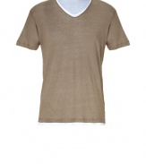 Stylish t-shirt in fine, linen and cotton blend - On-trend layered look in classically cool shades of light brown and white - Ultra-soft, summer weight material - V-neck and short sleeves - Slim, straight cut - A modern twist on a venerable wardrobe basic - Wear solo or beneath a blazer or cardigan and pair with jeans, khakis and shorts