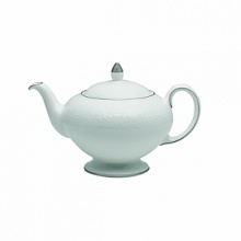 Designed to capture the classic bride, English Lace features a delicate lace motif inspired by the finest English embroidery. A shiny platinum band on each piece adds to the sophistication of this pattern, while a classic Leigh shape footed teacup adds timeless elegance. Designed to capture the classic bride, English Lace features a delicate lace motif inspired by the finest English embroidery. A shiny platinum band on each piece adds to the sophistication of this pattern, while a classic Leigh shape footed teacup adds timeless elegance.
