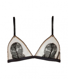Dainty and enticing, this lace-laden La Perla bra will add a sexy kick to any look - Lace detailed soft cups, adjustable straps, scalloped trim, hook and eye closures - Perfect under virtually any outfit or with the matching panties for stylish lounging Dainty and enticing, this lace-laden La Perla bra will add a sexy kick to any look - Lace detailed soft cups, adjustable straps, scalloped trim, hook and eye closures - Perfect under virtually any outfit or with the matching panties for stylish lounging