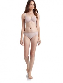 THE LOOKAdjustable shoulder straps with scallop trimTwo layers of molded stretch cotton form the cupsFloral lace trimU-backElastic hemAdjustable back hook-and-eye closureMesh lining for cool comfortTHE MATERIALCotton/Lycra spandexFully linedCARE & ORIGINHand washImported THE LOOKAdjustable shoulder straps with scallop trimTwo layers of molded stretch cotton form the cupsFloral lace trimU-backElastic hemAdjustable back hook-and-eye closureMesh lining for cool comfortTHE MATERIALCotton/Lycra spandexFully linedCARE & ORIGINHand washImported