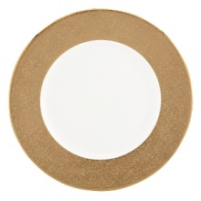 A scintillating band adorns the perimeter of this alluring dinner plate, sprinkled with gold dust for dramatic effect, and crafted with a classic shape that suits all your formal presentations. A scintillating band adorns the perimeter of this alluring dinner plate, sprinkled with gold dust for dramatic effect, and crafted with a classic shape that suits all your formal presentations.