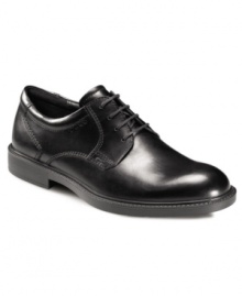 Polished enough for the office and cool enough for casual wear, few shoes can match the versatility and charm of these smooth plain toe oxford men's dress shoes from Ecco. Polished enough for the office and cool enough for casual wear, few shoes can match the versatility and charm of these smooth plain toe oxford men's dress shoes from Ecco.