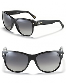 Go for a hip style in these wayfayer sunglasses with signature logo at temples from D&G. Go for a hip style in these wayfayer sunglasses with signature logo at temples from D&G.