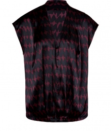 Feminine top in patterned silk with a black and dark red graphic print - A hint of stretch creates the perfect fit - Features a mini stand collar, narrow v-neck, indicated sleeves and a loose silhouette - Favorite top of the office with slim trousers or pencil skirt and heels, or try with favorite jeans and flats for a more casual look Feminine top in patterned silk with a black and dark red graphic print - A hint of stretch creates the perfect fit - Features a mini stand collar, narrow v-neck, indicated sleeves and a loose silhouette - Favorite top of the office with slim trousers or pencil skirt and heels, or try with favorite jeans and flats for a more casual look