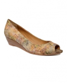A sassy little shoe to boost your style. The Favara wedges by Giani Bernini feature lovely pleating at the vamp and comfort features you won't want to live without. A sassy little shoe to boost your style. The Favara wedges by Giani Bernini feature lovely pleating at the vamp and comfort features you won't want to live without.