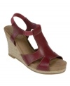 The Dr Scholls Talion Wedge Sandals add a little snap to the boho-chic summer look with their elastic ankle strap, top-stitched details and espadrille heel.