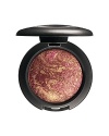 M·A·C Mineralize Eye Shadow blends two opulent mineral-rich shades together in a marblesque fusion. The fine pearl finish leaves a soft dimensional shimmer on the skin.