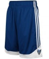 Get a step up on your competition and channel your favorite NBA basketball team with these Dallas Mavericks shorts from adidas.