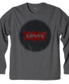 Clean and simple. A classic Levi's logo gives this thermal it's timeless appeal.