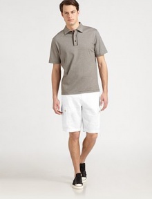 Easy to wear, these relaxed-fit shorts are destined to be a summer favorite, set in luxurious linen with allover pockets for a utility-inspired look.Flat-front styleSide slash, back flap pocketsButtoned, side cargo pocketsInseam, about 10½LinenHand washImported Easy to wear, these relaxed-fit shorts are destined to be a summer favorite, set in luxurious linen with allover pockets for a utility-inspired look.Flat-front styleSide slash, back flap pocketsButtoned, side cargo pocketsInseam, about 10½LinenHand washImported