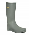 Puddles beware. Dreary weather doesn't stand a chance against the Kelly Vinter rain boots by Tretorn. Crafted of matte rubber, they feature a cozy lining.
