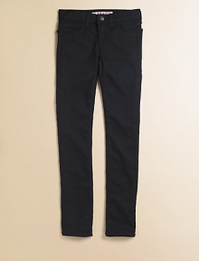 Looks like jeans, fits like leggings, in dark denim with four pocket styling.Front button closureZip flyWaistband with belt loopsTwo front pocketsTwo back welt pockets64% cotton/32% spandex/4% lycraMachine washMade in USA Looks like jeans, fits like leggings, in dark denim with four pocket styling.Front button closureZip flyWaistband with belt loopsTwo front pocketsTwo back welt pockets64% cotton/32% spandex/4% lycraMachine washMade in USA