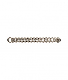Inject instant chic to your look with this silver-tone chain bracelet from Marc by Marc Jacobs - Chain link bracelet with turn-lock closure - Style with a casual ensemble or an early evening cocktail look