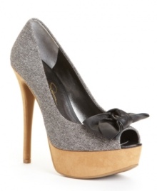 Shoes worth strutting in. The Para platform pumps by Jessica Simpson scream ooh-la-la with their sexy peep toe, bow accent and leg-lengthening height. Shoes worth strutting in. The Para platform pumps by Jessica Simpson scream ooh-la-la with their sexy peep toe, bow accent and leg-lengthening height.