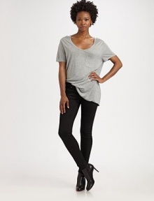 Super stretch denim in an ultra-dark rinse.THE FITSkinny fitRise, about 8Inseam, about 30THE DETAILSZip flyFive-pocket styleSignature stitch back pockets98% cotton/2% elastaneMachine washMade in USA of imported fabric Super stretch denim in an ultra-dark rinse.THE FITSkinny fitRise, about 8Inseam, about 30THE DETAILSZip flyFive-pocket styleSignature stitch back pockets98% cotton/2% elastaneMachine washMade in USA of imported fabric