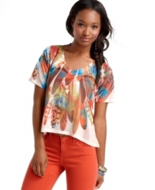Feathers get a new hue attitude on this printed tee from Fresh Brewed! Pair it with your bright jeans for a look that's all about technicolor! Feathers get a new hue attitude on this printed tee from Fresh Brewed! Pair it with your bright jeans for a look that's all about technicolor!
