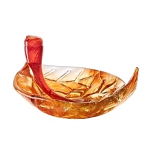 Drawing inspiration from his own 'wide life,' Ludvig Lofgren's leaf bowl is a natural wonder. Exquisitely crafted of fine crystal, it is rich in detail and vibrancy. Drawing inspiration from his own 'wide life,' Ludvig Lofgren's leaf bowl is a natural wonder. Exquisitely crafted of fine crystal, it is rich in detail and vibrancy.