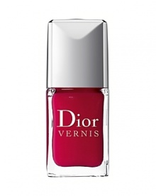 Never before has the color of Dior Vernis displayed such lacquered and vibrant shine! A cocktail of Shine and Sparkle Amplifying active ingredients directs pigments and pearly particles to enhance light reflection tenfold. Once again, the array of enchanting shades created by Tyen reflect the spirit of Dior fashion shows.Application is even easier with the brush. Dior Vernis also features a newchip-resistant formula that protects and embellishes the nails, day after day. Never before has the color of Dior Vernis displayed such lacquered and vibrant shine! A cocktail of Shine and Sparkle Amplifying active ingredients directs pigments and pearly particles to enhance light reflection tenfold. Once again, the array of enchanting shades created by Tyen reflect the spirit of Dior fashion shows.Application is even easier with the brush. Dior Vernis also features a newchip-resistant formula that protects and embellishes the nails, day after day.