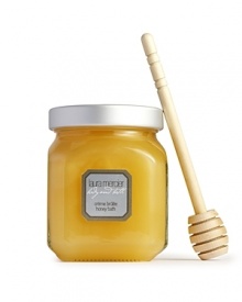 Laura Mercier Honey Bath has rich foaming bubbles to soothe your body and relax your mind, contains vitamin A&E to moisturize and condition. The Crème Brulee fragrance is a rich caramel & crème, with subtle nuances of French Vanilla beans & white musk. Laura Mercier Honey Bath has rich foaming bubbles to soothe your body and relax your mind, contains vitamin A&E to moisturize and condition. The Crème Brulee fragrance is a rich caramel & crème, with subtle nuances of French Vanilla beans & white musk.