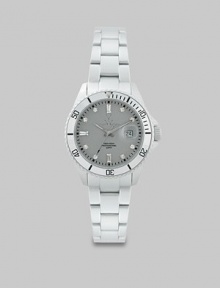 From the Metallic Aluminum Collection. An ultra-lightweight design with a magnified date-function. Quartz movementWater resistant to 5 ATMRound aluminum case, 41mm (1.6) Stainless steel case back and crownRotating bezelGrey dialCrystal hour markersDate display at 3 o'clockSecond hand Aluminum link braceletImported From the Metallic Aluminum Collection. An ultra-lightweight design with a magnified date-function. Quartz movementWater resistant to 5 ATMRound aluminum case, 41mm (1.6) Stainless steel case back and crownRotating bezelGrey dialCrystal hour markersDate display at 3 o'clockSecond hand Aluminum link braceletImported
