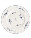 First introduced in 1768, the Vieux Luxembourg pattern is truly timeless. Dainty sprays of dark blue flowers adorn dinner plates of this creamy white collection from Villeroy & Boch for a charming tabletop that will captivate guests for years to come.