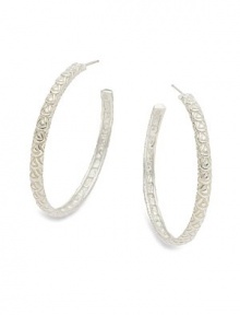 THE LOOKFeather collectionTextured designSterling silver settingPost backTHE MEASUREMENTLength, about 1.75ORIGINMade in USA THE LOOKFeather collectionTextured designSterling silver settingPost backTHE MEASUREMENTLength, about 1.75ORIGINMade in USA