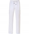 A cool take on cruisewear, Vilebrequins linen cargo-style pants are as versatile as they are chic - Drawstring waistline, cargo patch pockets at sides, side slit pockets, back flap pocket - Classic relaxed fit - Wear with a button-down and flip-flops