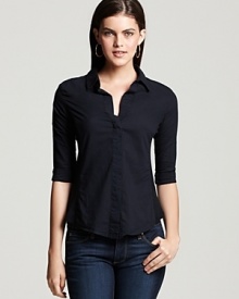 Featuring ribbed knit side panels, this James Perse shirt is a casually cool update on the classic oxford. Featuring ribbed knit side panels, this James Perse shirt is a casually cool update on the classic oxford.